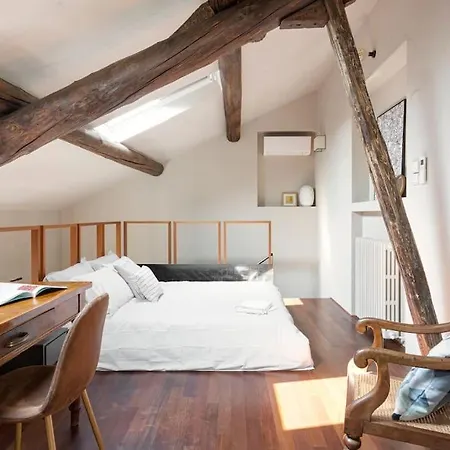 The Naviglio Grande - Luxurious Flat Milaan